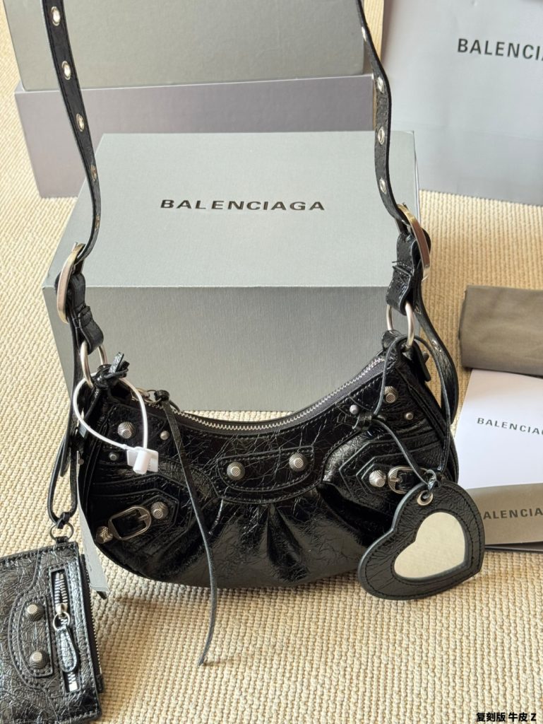 バレンシアガBALENCIAGA レディースLe Cagole ショルダーバッグ バッグ 黒 1色 - 画像 5