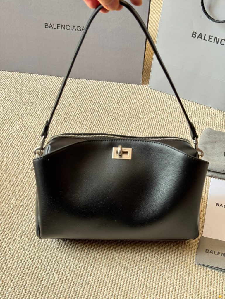 BALenciaga バッグ 3色入 ミニショルダーバッグ 🖤 - 画像 3