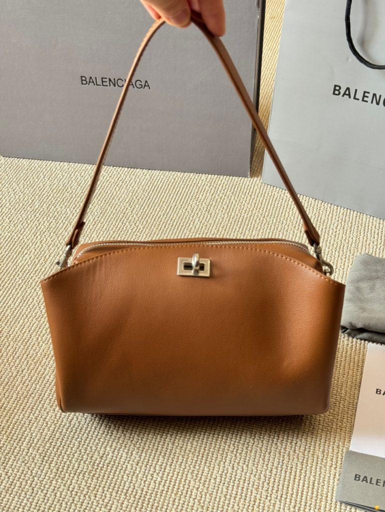 BALenciaga バッグ 3色入 ミニショルダーバッグ 🖤 - 画像 5
