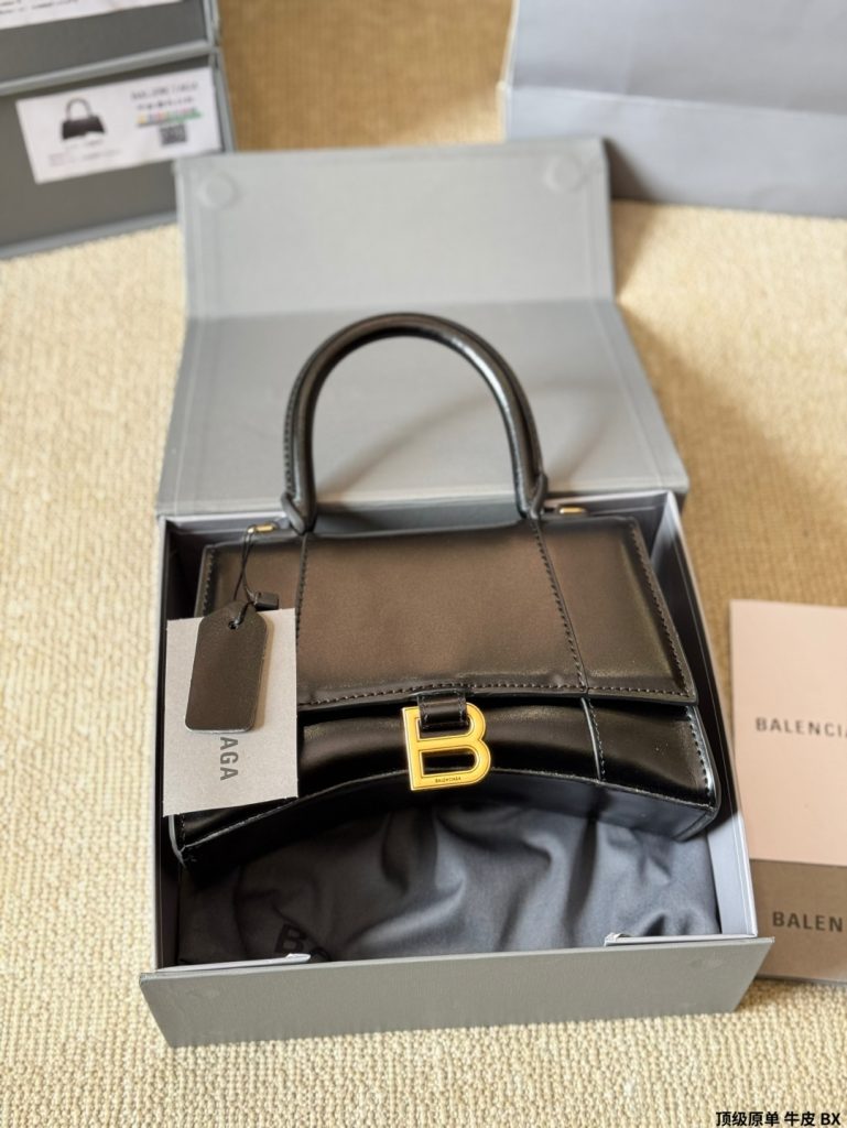 BALenciaga バッグ ブラック 1色入 💼✨ - 画像 3