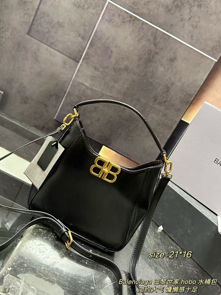 Balenciaga バレンシアガ hobo バッグ 黒 21*16 1色入 🖤 - 画像 3