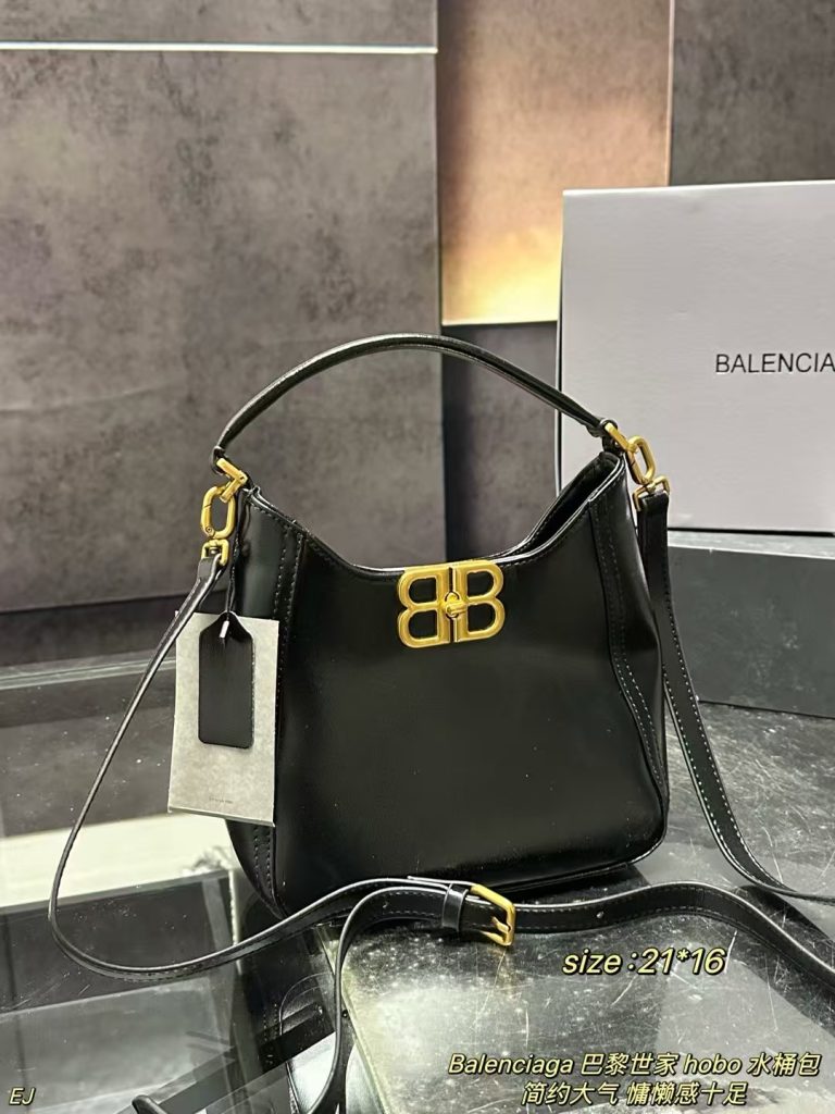 Balenciaga バレンシアガ hobo バッグ 黒 21*16 1色入 🖤 - 画像 4