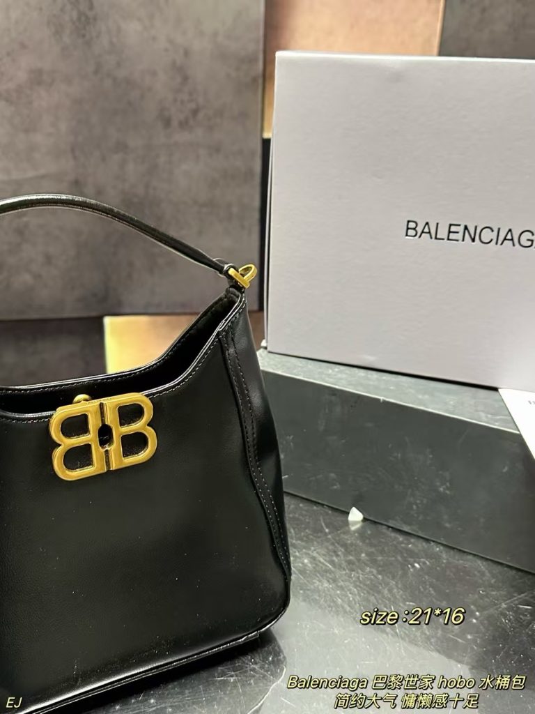 Balenciaga バレンシアガ hobo バッグ 黒 21*16 1色入 🖤 - 画像 5