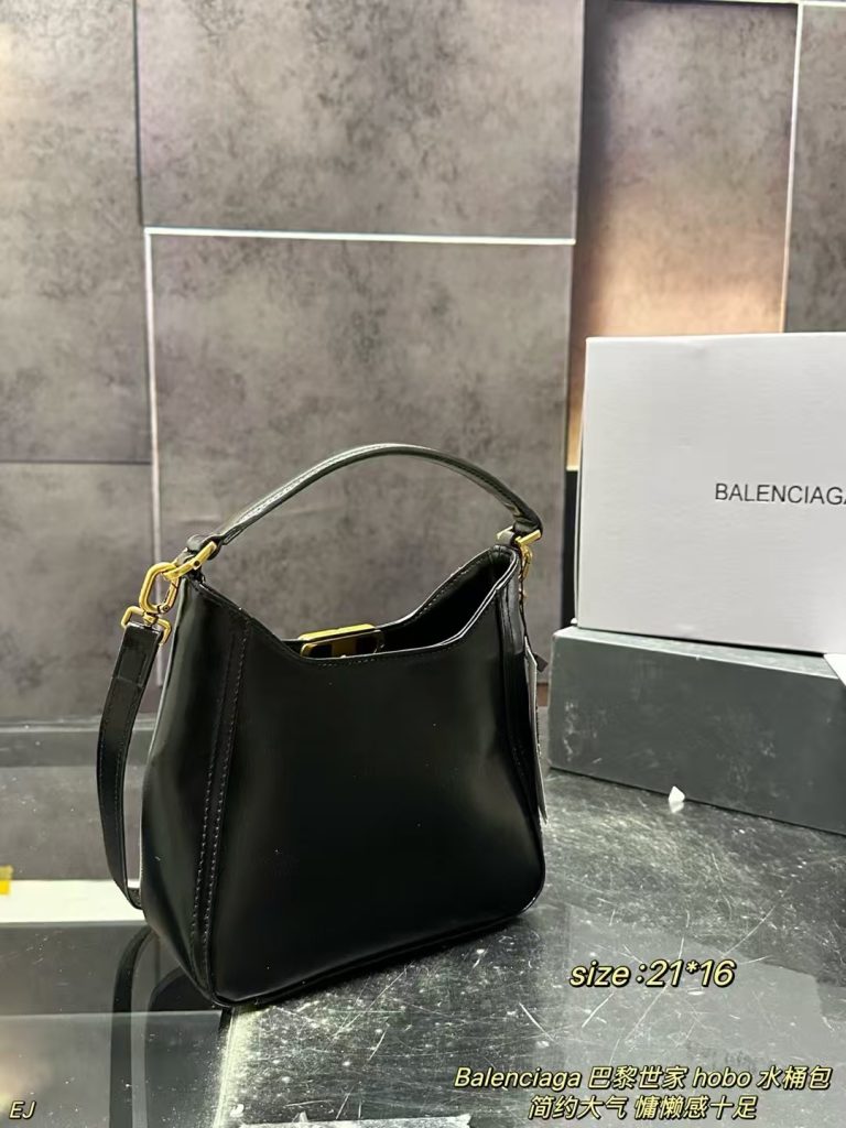Balenciaga バレンシアガ hobo バッグ 黒 21*16 1色入 🖤 - 画像 7