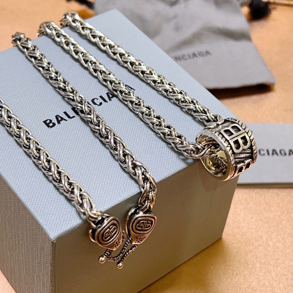 BALenciaga ネックレス 2種類入 ✨ おしゃれなシルバー メンズアクセサリー - 画像 2