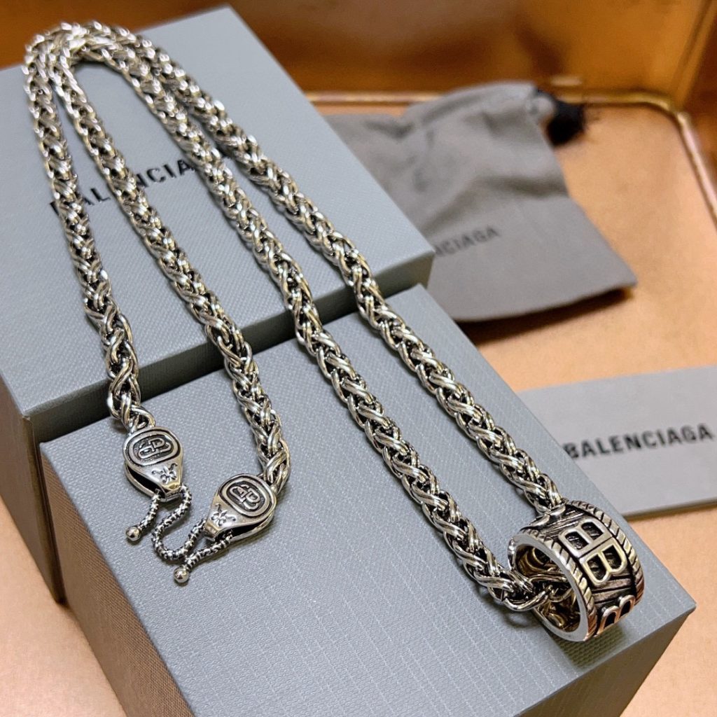 BALenciaga ネックレス 2種類入 ✨ おしゃれなシルバー メンズアクセサリー - 画像 4