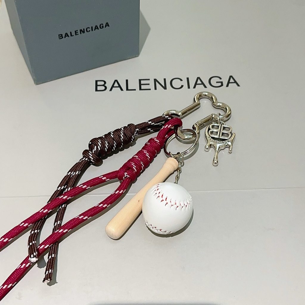 BALenciaga ロゴ チーム ファンシー キーホルダー 2色入 🎾 - 画像 5