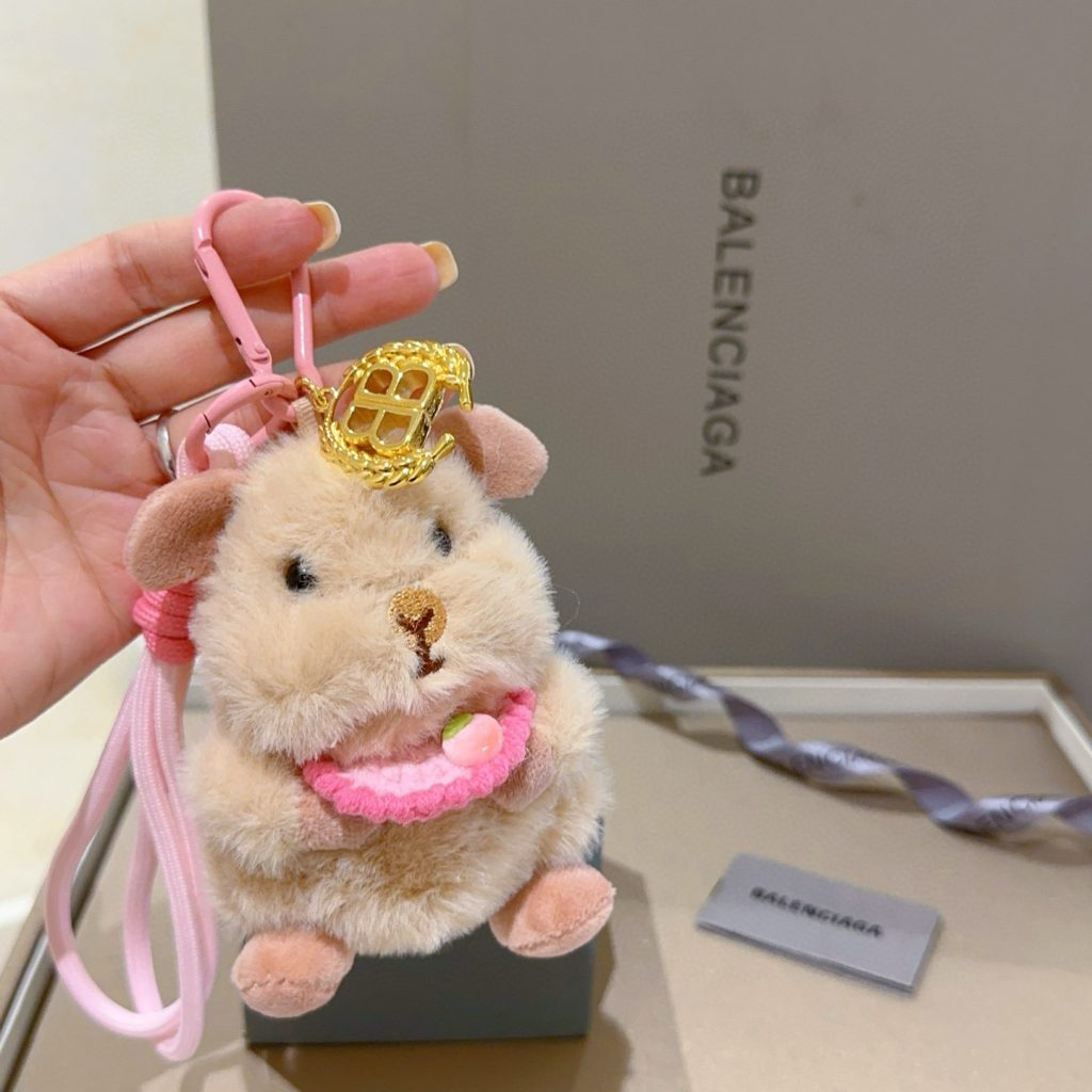 BALENCIAGA フェイクファー ラット チャーム ピンク 🐹 1色入 - 画像 3