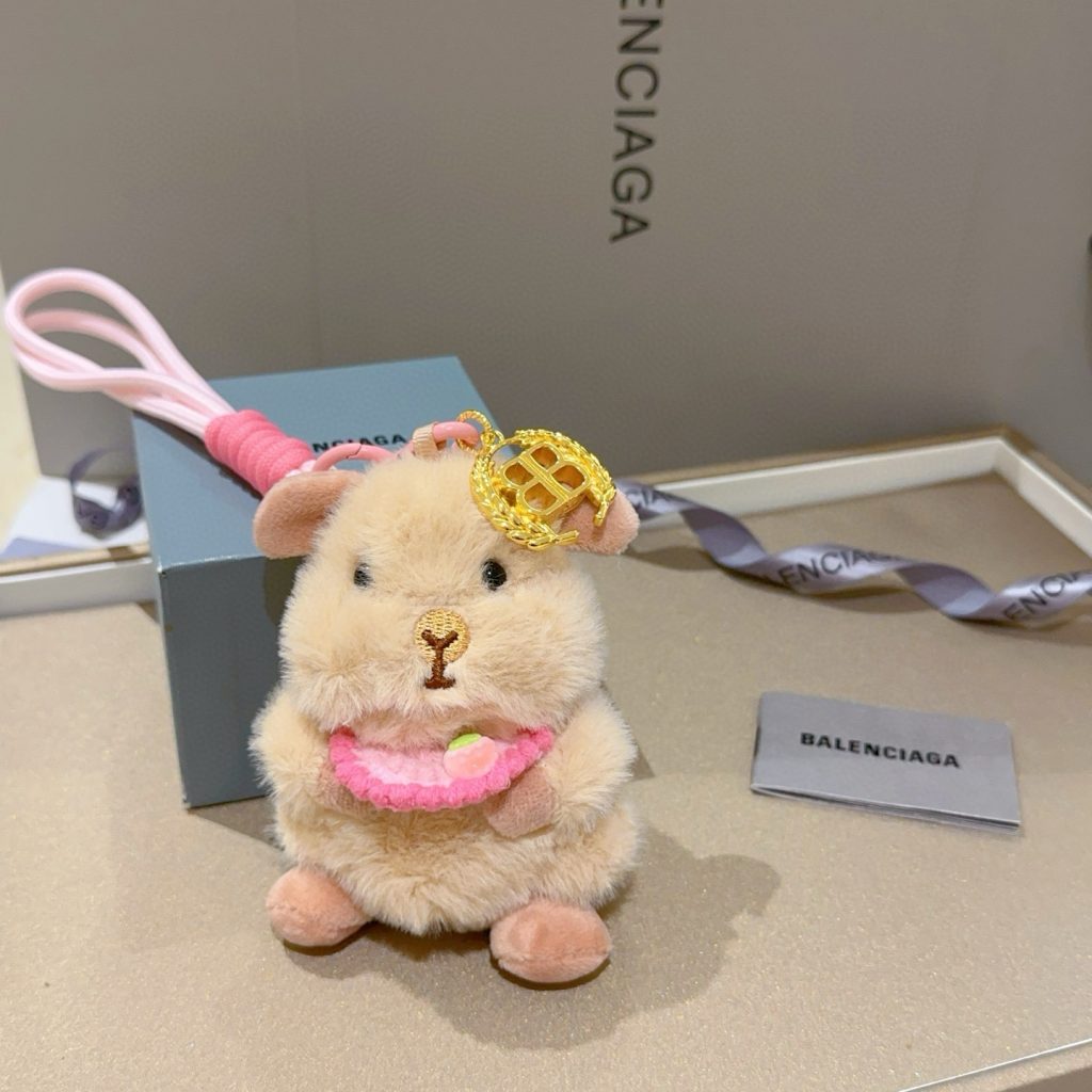 BALENCIAGA フェイクファー ラット チャーム ピンク 🐹 1色入 - 画像 5