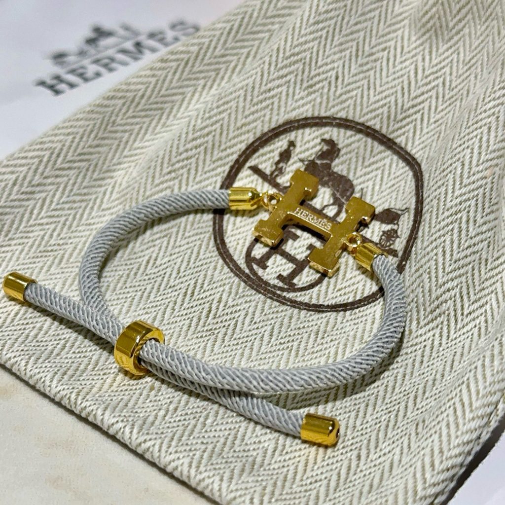 エレガントな HERMÈS ブレスレット グレー 1色入 💎 - 画像 4