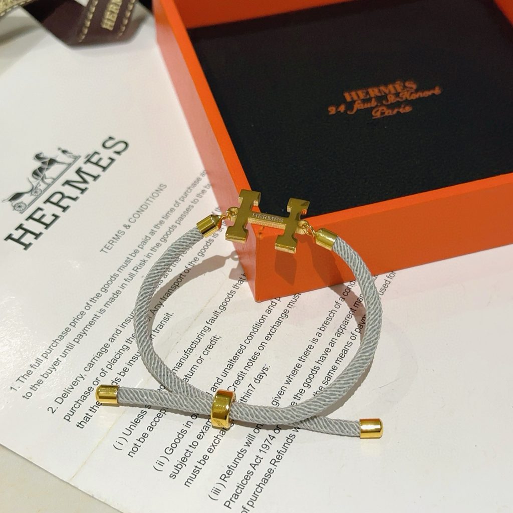 エレガントな HERMÈS ブレスレット グレー 1色入 💎 - 画像 8