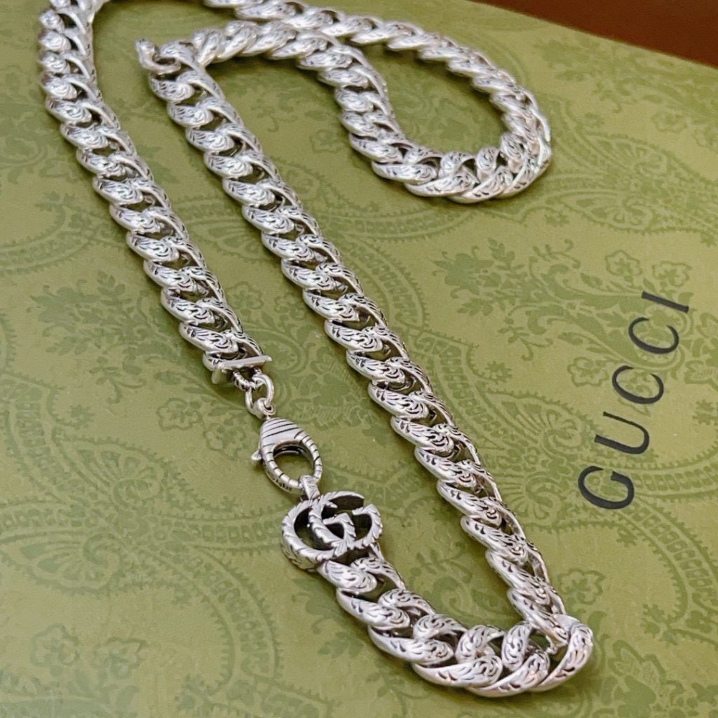 高級 GUCCI ネックレス 銀色 1本入 💎 - 画像 3