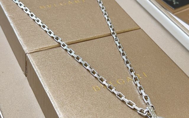 ブランドアイテムのその他は価格・収納・合わせ方でどう見るか