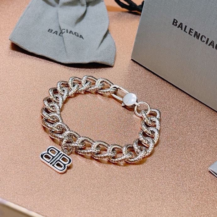 BALenciaga ブレスレット 1色入 💎 人気のBBロゴデザイン 男女兼用 ファッションアクセサリー - 画像 6