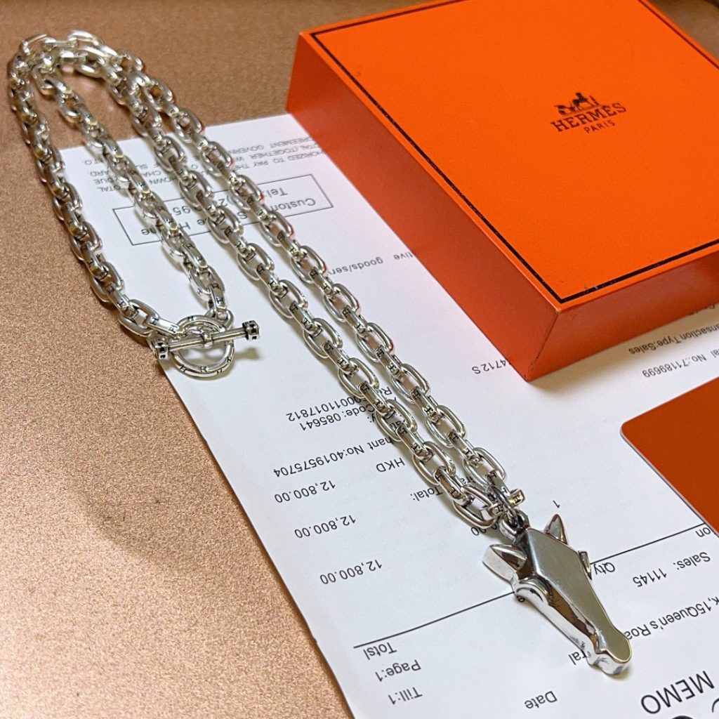 HERMES ネックレス 馬の頭 メンズ シルバー 1色入 💎 - 画像 2