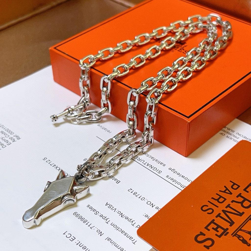 HERMES ネックレス 馬の頭 メンズ シルバー 1色入 💎 - 画像 7