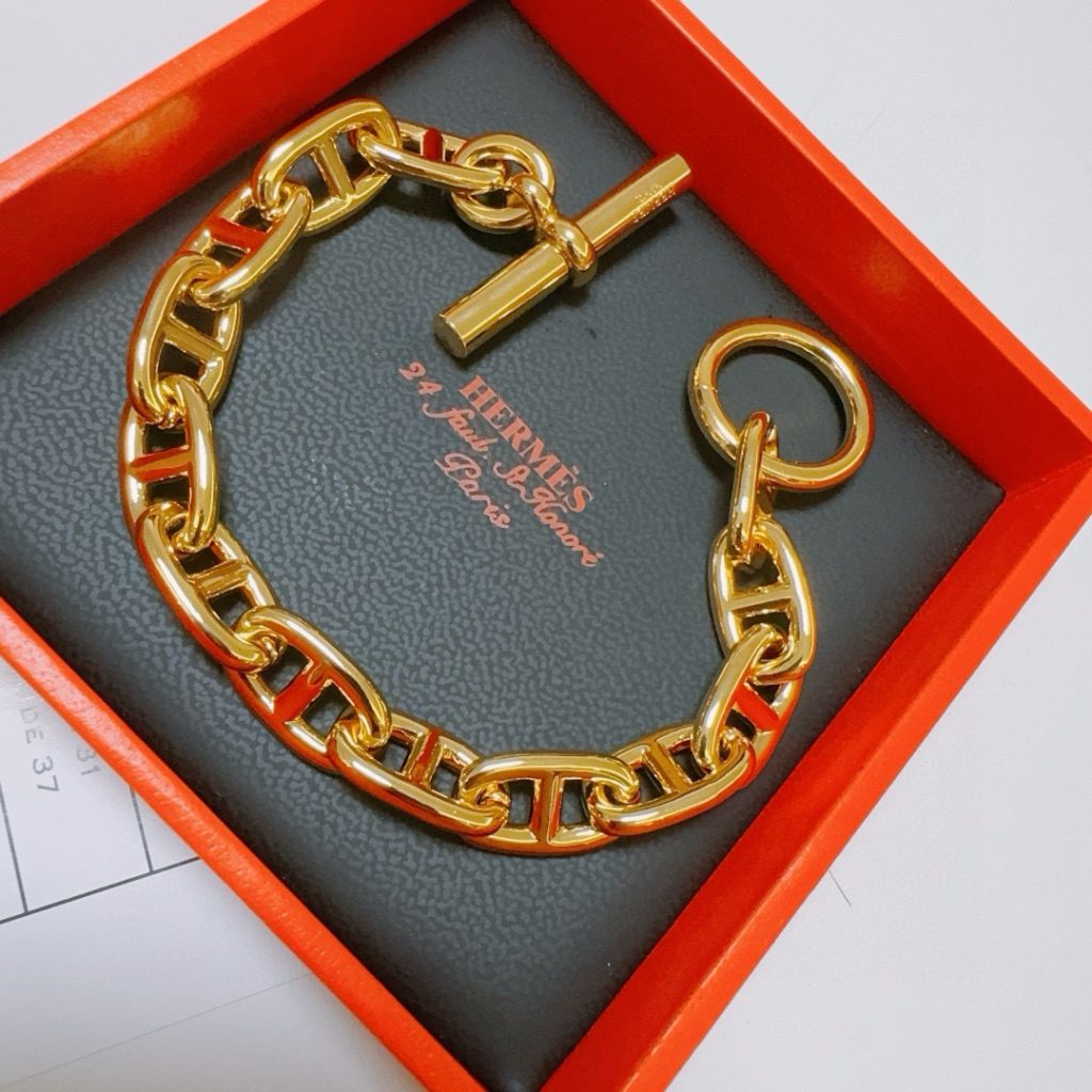 エレガントな HERMES ブレスレット ゴールド 1色入 💎 - 画像 5