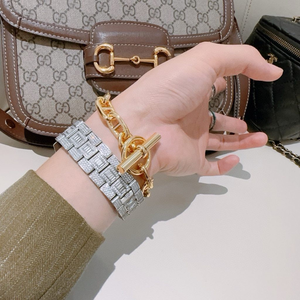 エレガントな HERMES ブレスレット ゴールド 1色入 💎 - 画像 6
