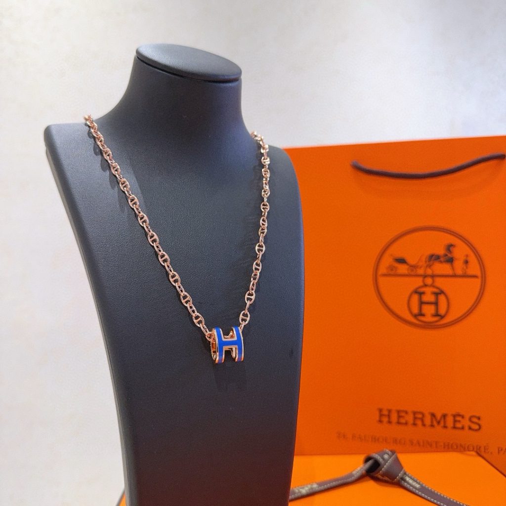 エレガントな HERMES ネックレス ローズゴールド×ブルー 1色入 💎 - 画像 4