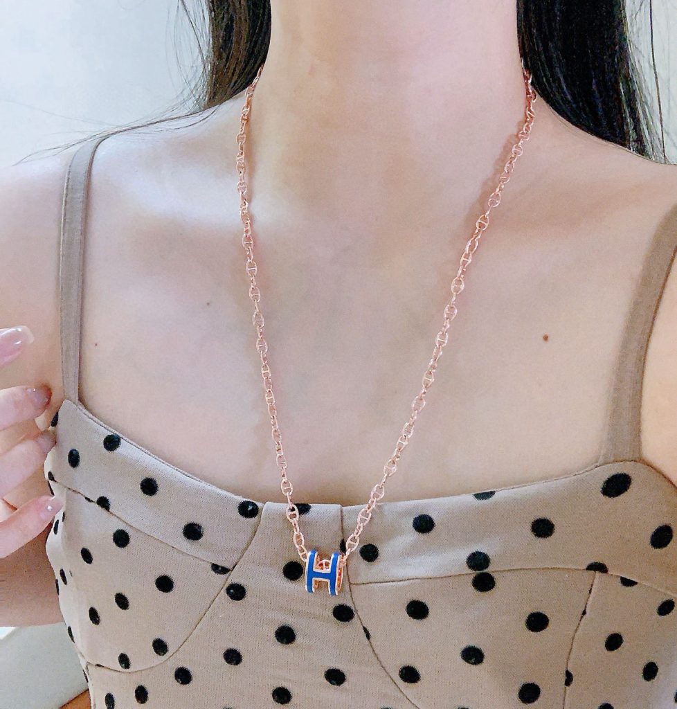 エレガントな HERMES ネックレス ローズゴールド×ブルー 1色入 💎 - 画像 6