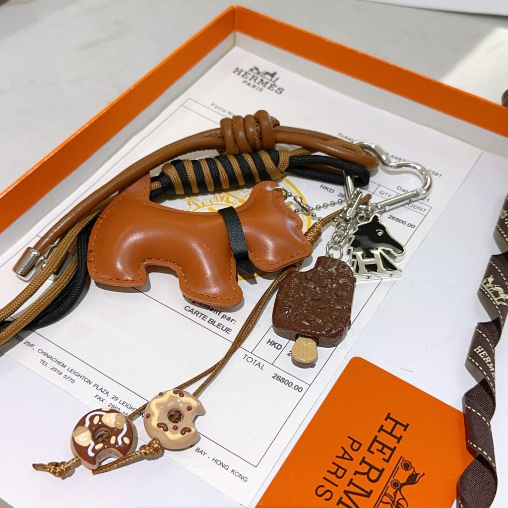 HERMES チャーム ブラウン 4色入 おしゃれなアクセサリー 🐴 - 画像 4