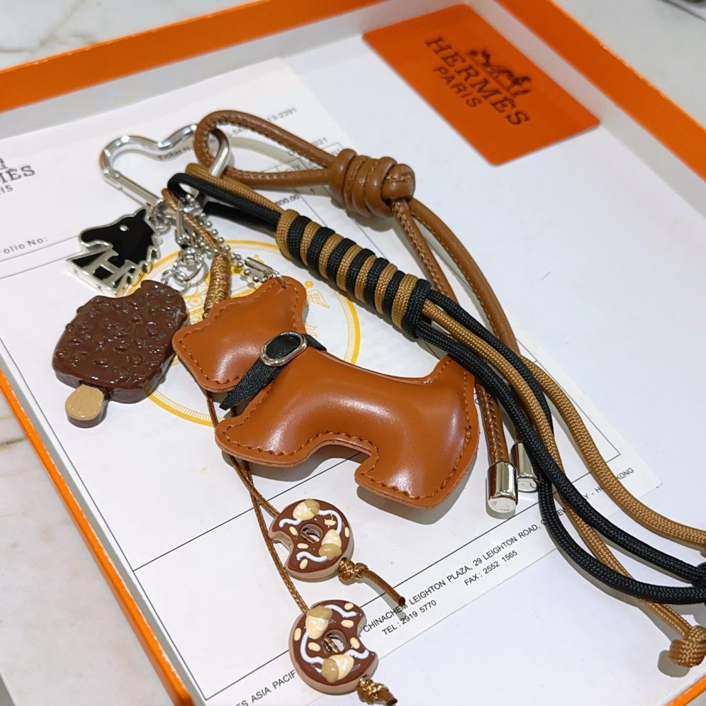 HERMES チャーム ブラウン 4色入 おしゃれなアクセサリー 🐴 - 画像 5