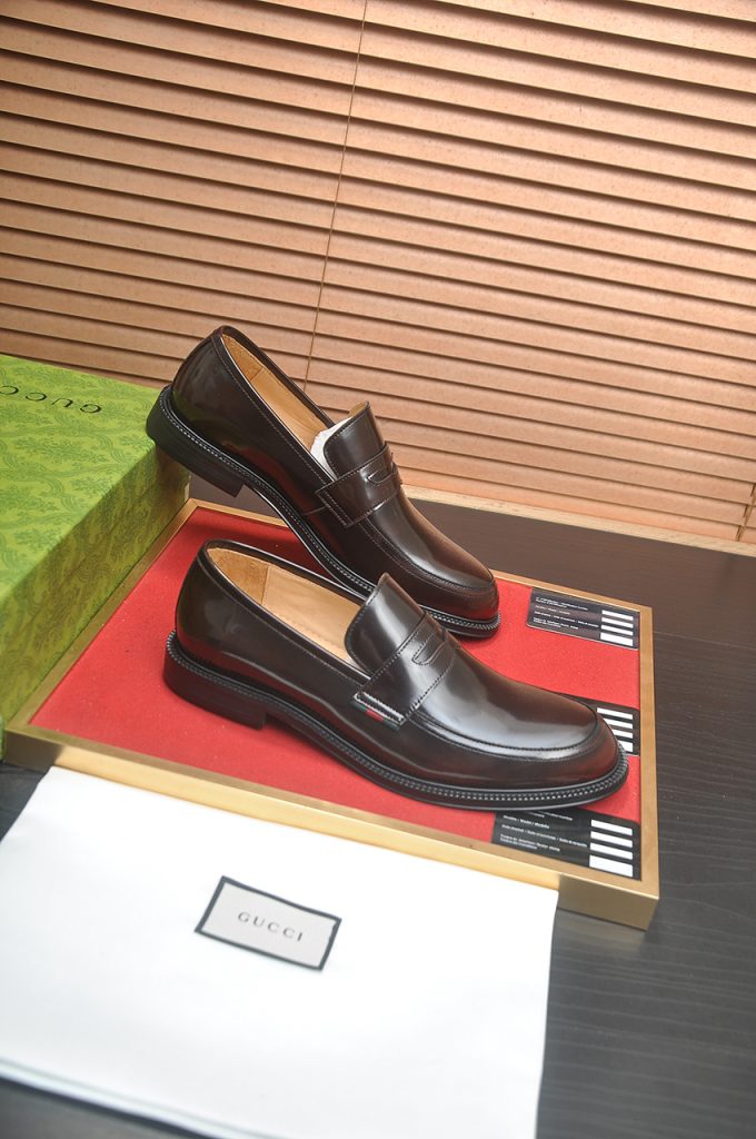 GUCCI メンズ ローファー ブラック 本革 41サイズ 1色入 💼 - 画像 6