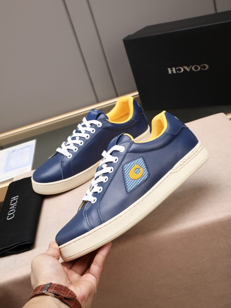 COACH メンズ スニーカー ブルーより黄色のアクセントが映える 4色入 🥾 - 画像 2