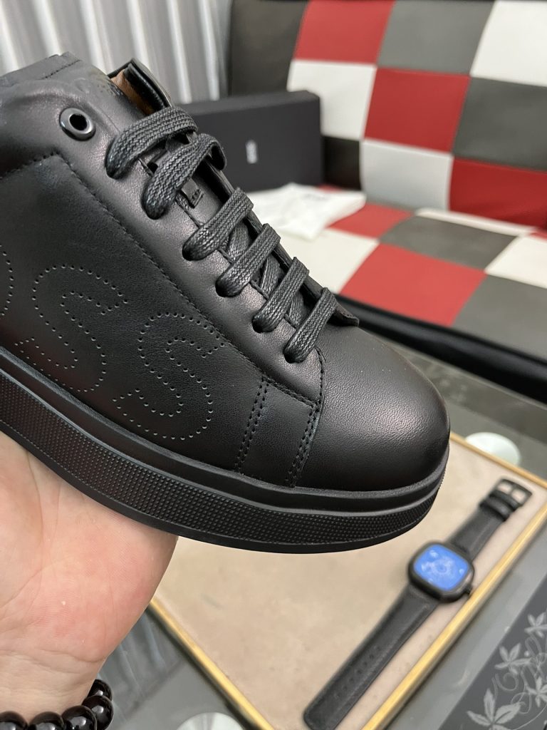 HUGO BOSS 男性用 レザースニーカー ブラック 1色入 🖤 高級感のあるスタイリッシュなデザイン ファッション性と快適さを兼ね備えた一足 - 画像 6