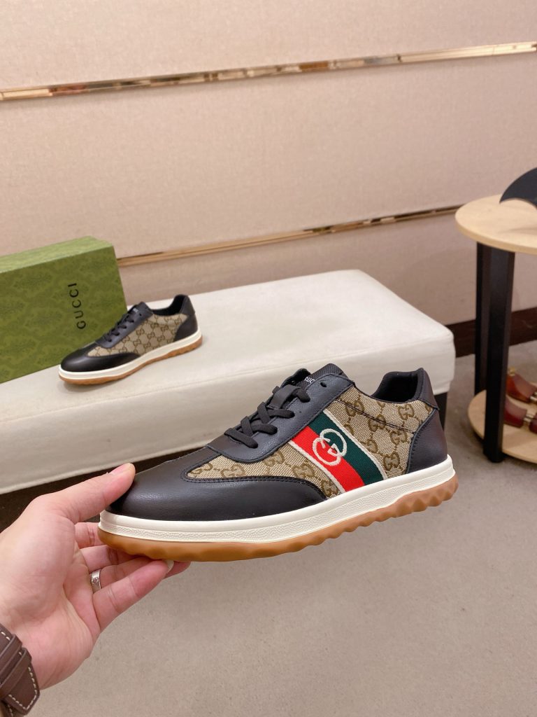 GUCCI メンズ スニーカー グッチ レッドグリーンストライプ ダブルGロゴ 2色入 🎩 - 画像 3