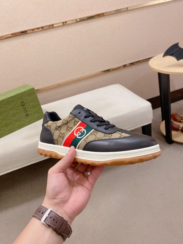 GUCCI メンズ スニーカー グッチ レッドグリーンストライプ ダブルGロゴ 2色入 🎩 - 画像 4