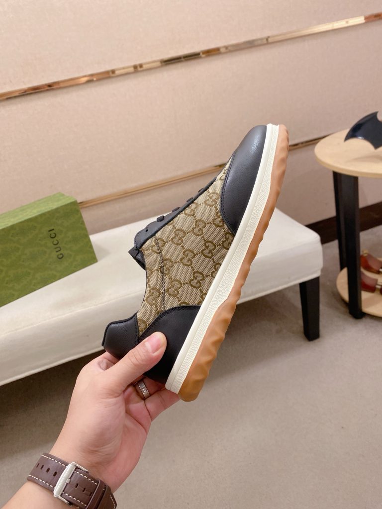 GUCCI メンズ スニーカー グッチ レッドグリーンストライプ ダブルGロゴ 2色入 🎩 - 画像 5