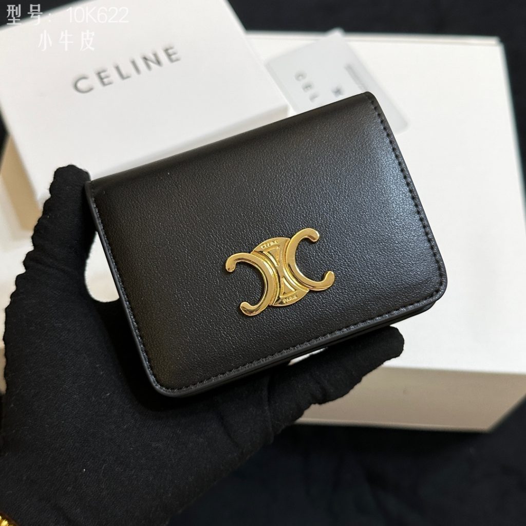 CELINE ブラック レザー カードケース 10K622 黒色 小牛革 二つ折り財布 ゴールド ロゴ付き - 画像 5