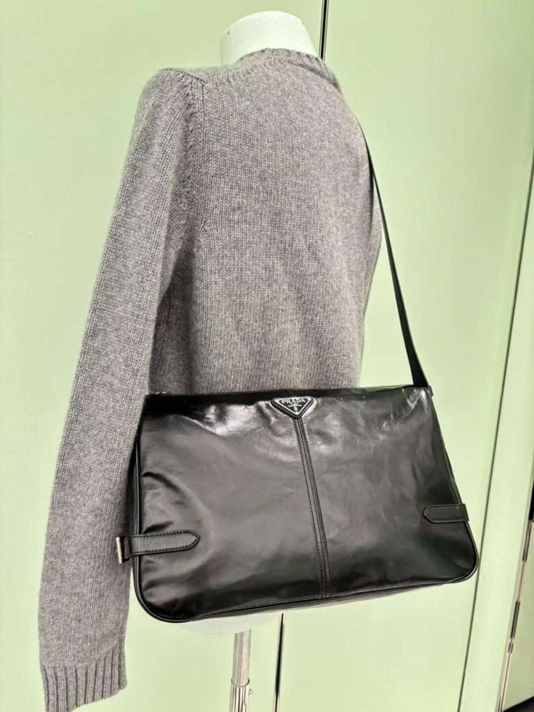 PRADA プラダ メンズ ショルダーバッグ 黒 1色入