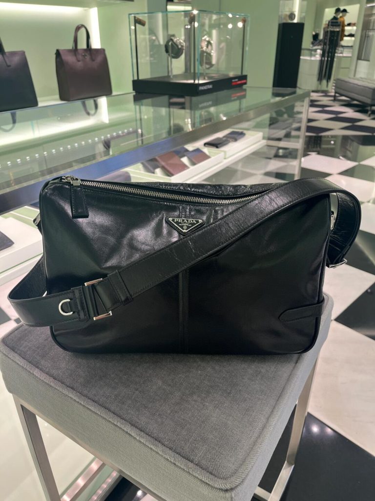 PRADA プラダ メンズ ショルダーバッグ 黒 1色入 - 画像 3