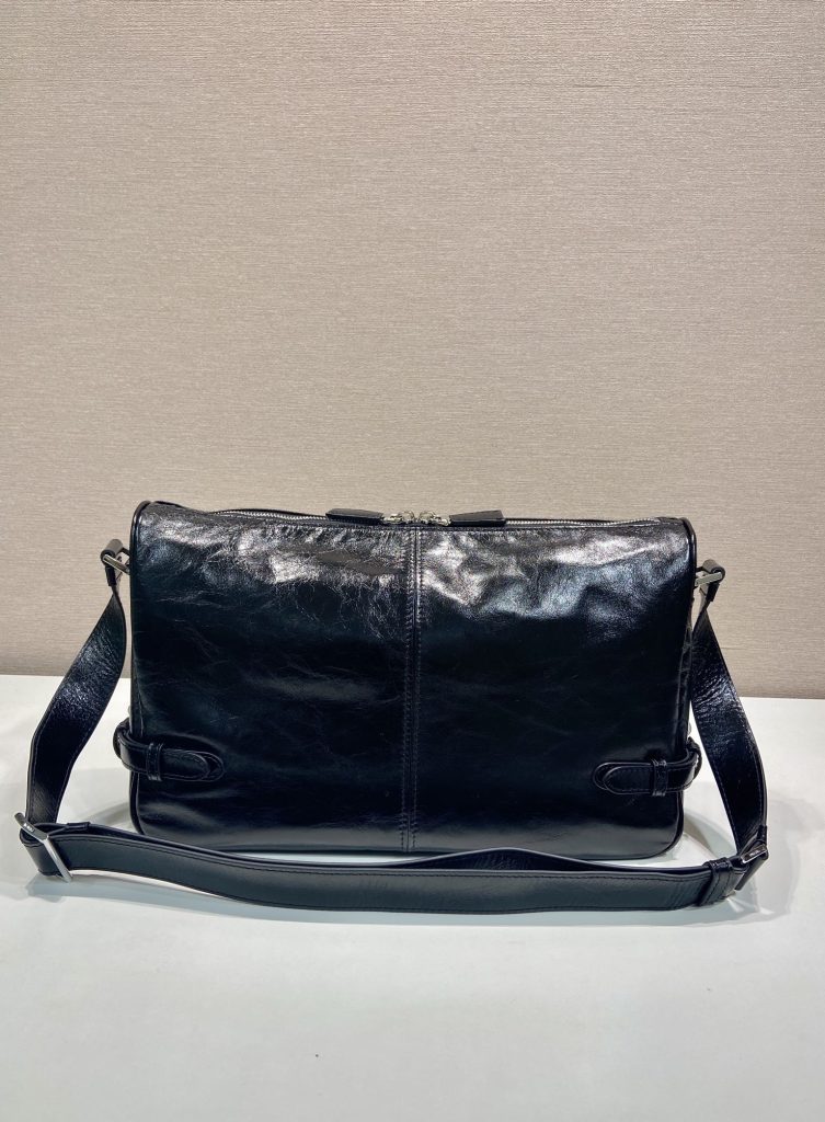 PRADA メンズ ミディアム ショルダーバッグ 黒 1色入 - 画像 5
