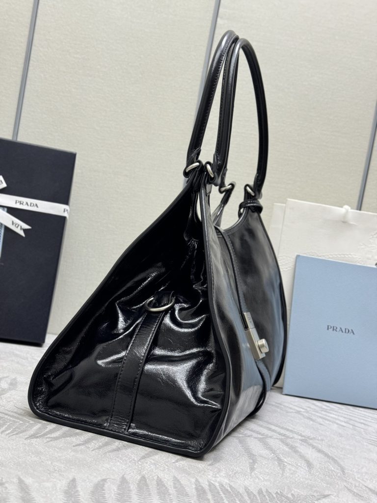 PRADA プラダ ハンドバッグ 黒 1色入 - 画像 4