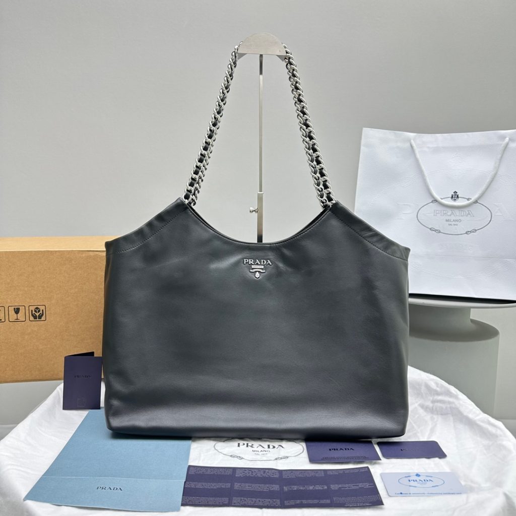 【PRADA】黒 チェーンショルダーバッグ 1色入
