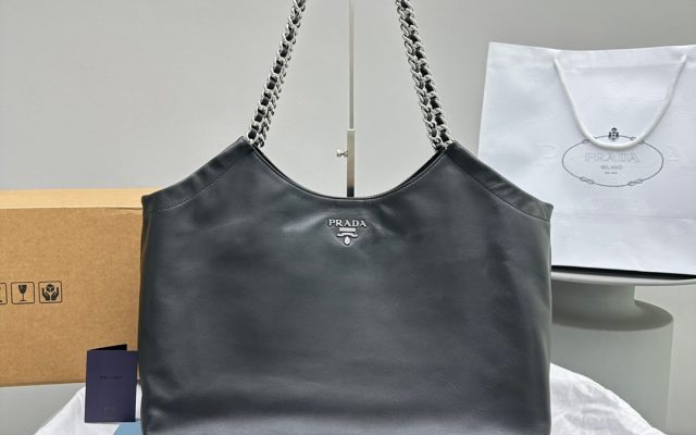 【PRADA】黒 チェーンショルダーバッグ 1色入