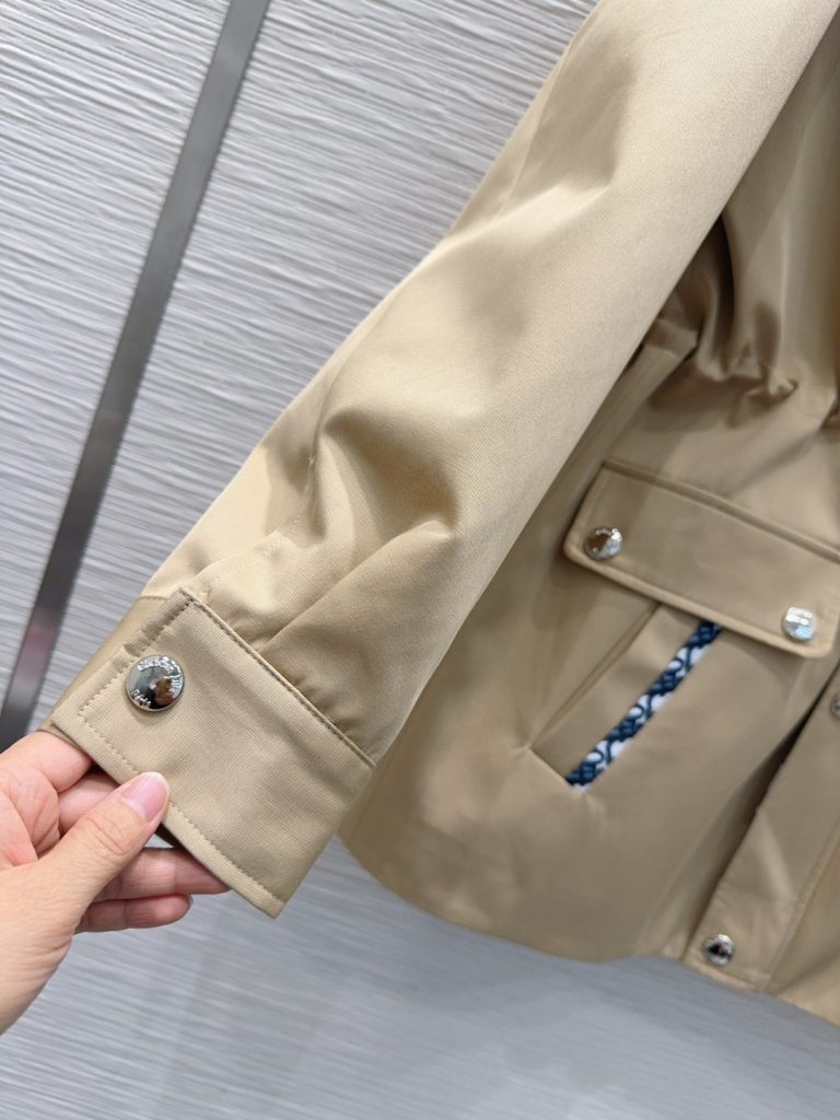 DIOR ディオール フード付きレインコート モノグラム裏地 2WAY レディース 【新品】 - 画像 6