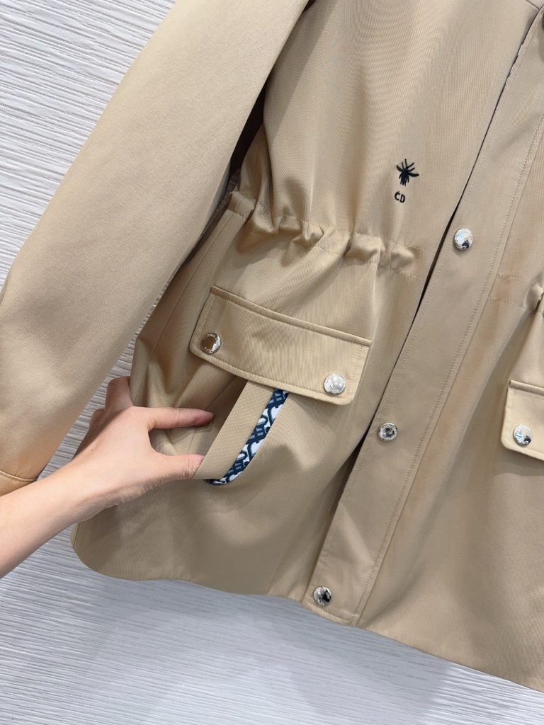 DIOR ディオール フード付きレインコート モノグラム裏地 2WAY レディース 【新品】 - 画像 8