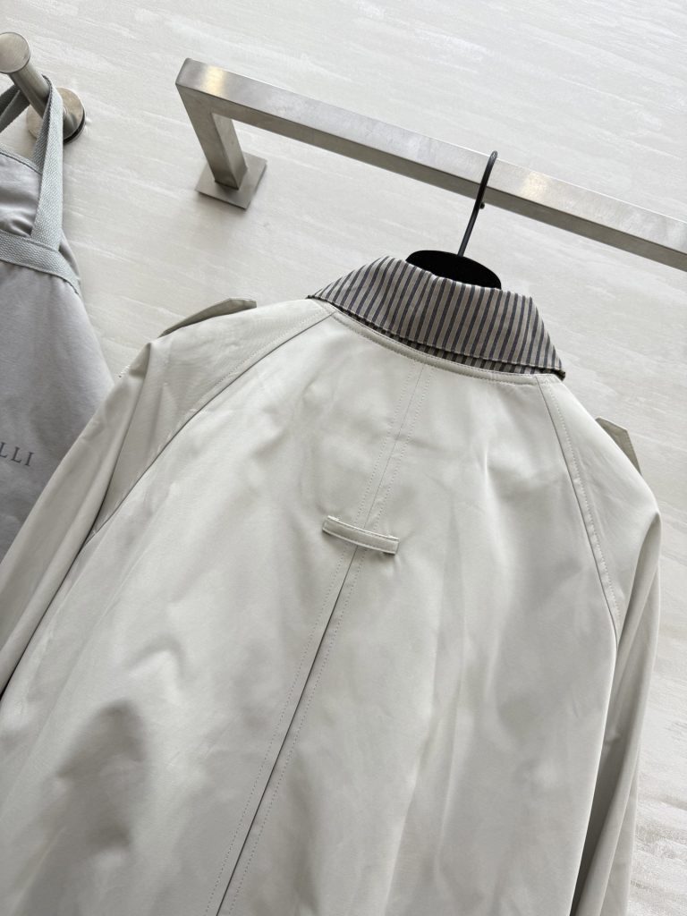 BRUNELLO CUCINELLI 440 ポリエステル バルーンシルエット ロング丈 ストライプ襟 | グレー - 画像 7