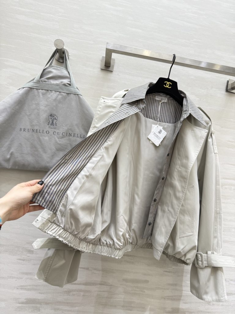 BRUNELLO CUCINELLI 440 ポリエステル バルーンシルエット ロング丈 ストライプ襟 | グレー - 画像 8