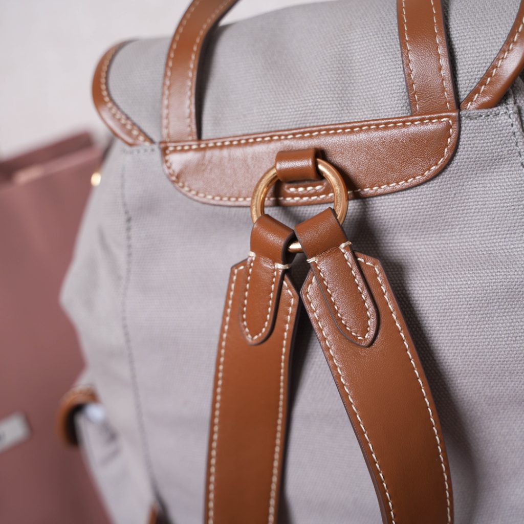 Miu Miu リュックサック | 軽量|グレー - 画像 6