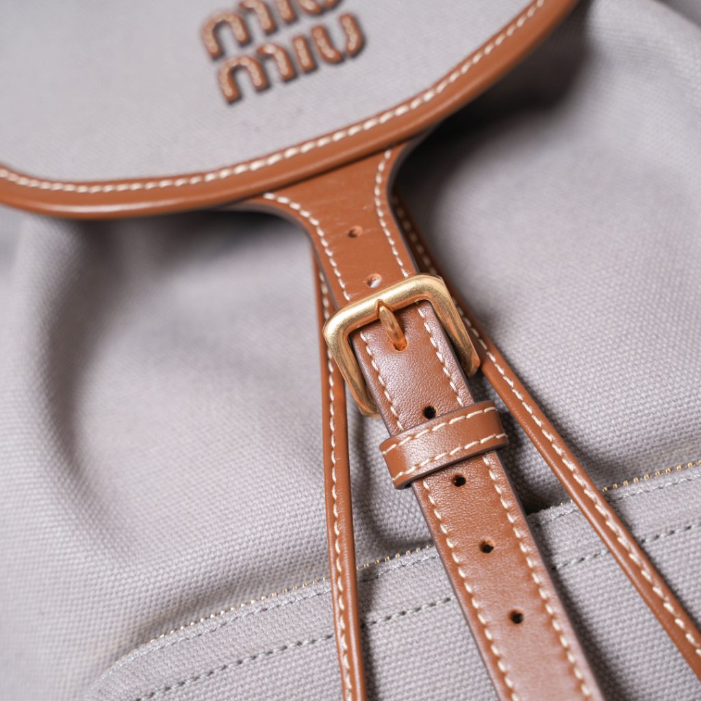 Miu Miu リュックサック | 軽量|グレー - 画像 7