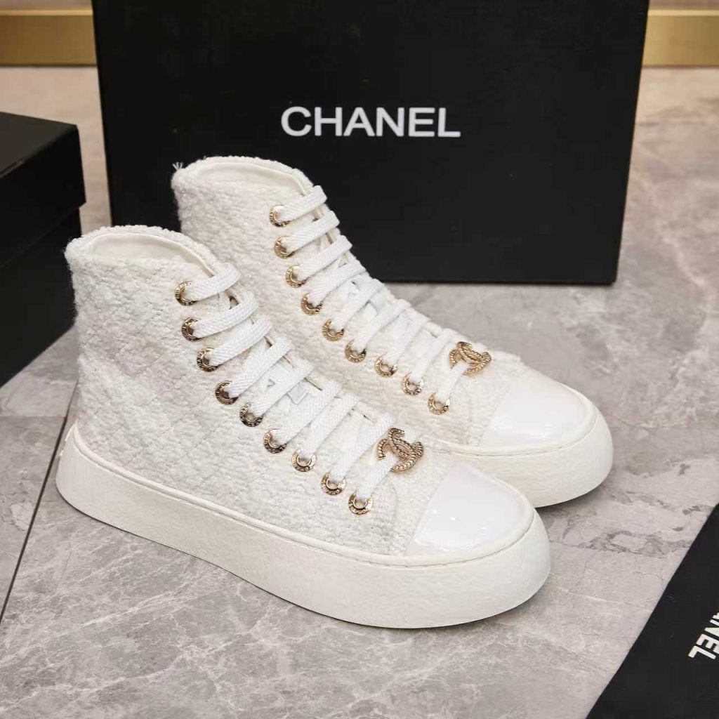 CHANEL チャンネル ハイカット スニーカー レディース メンズ ライフスタイル小物|旅行の日に選ぶ前の確認ポイント