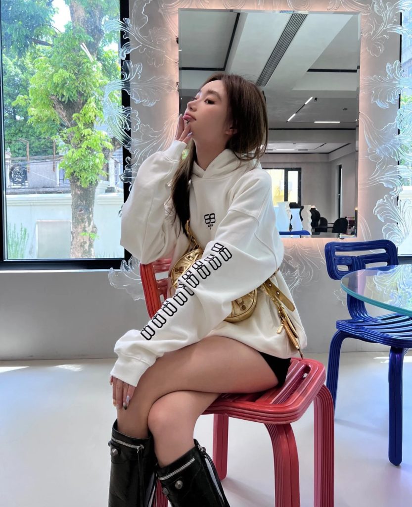 BALENCIAGA バレンシアガ フード付きスweatshirt ファッション ブランドロゴ 全2色 - 画像 8