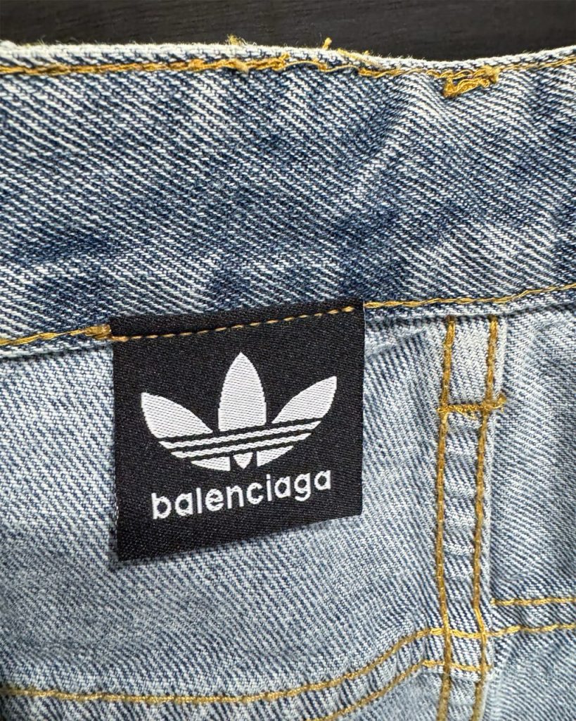 ADIDAS ベルンシア ジーンズ フラットフィット 通勤 通学 ブラック ベージュ 全2色 - 画像 2