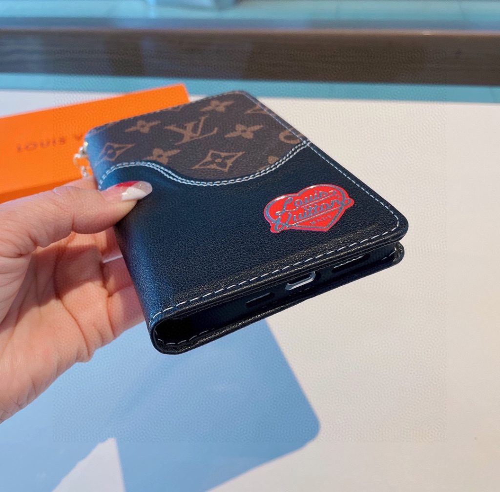ルイヴィトン　Louis Vuitton　手帳型ケース　スマホケース　モノグラム　デニム　ハードロゴ　スマホカバー - 画像 4