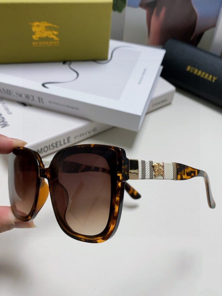 Burberry バーバリー サングラス フレーム レディース メンズ 男女兼用 チェック柄 大きめ カメリア柄 顔を小さく見せる 黒 茶 白 31419 全3色展開 - 画像 7